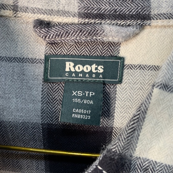 Roots plaid long sleeve! - Picture 4 of 4
